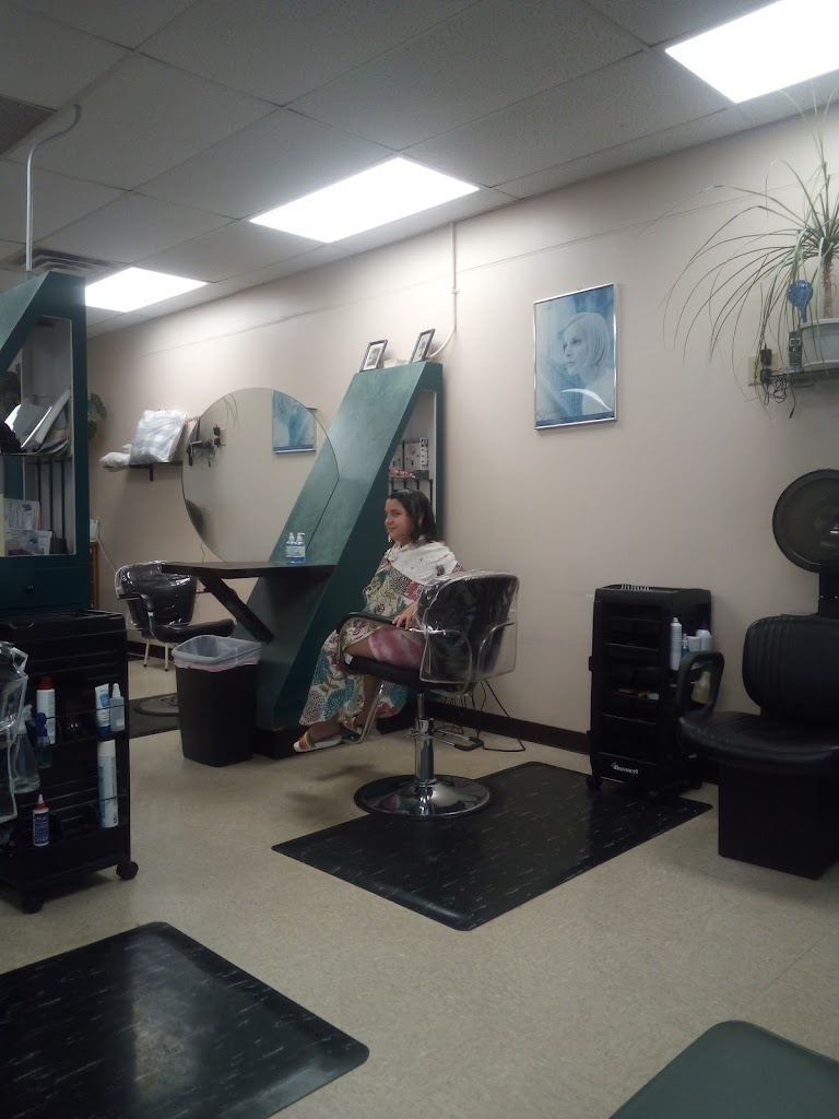 Patricia & Co Styling Salon 17345