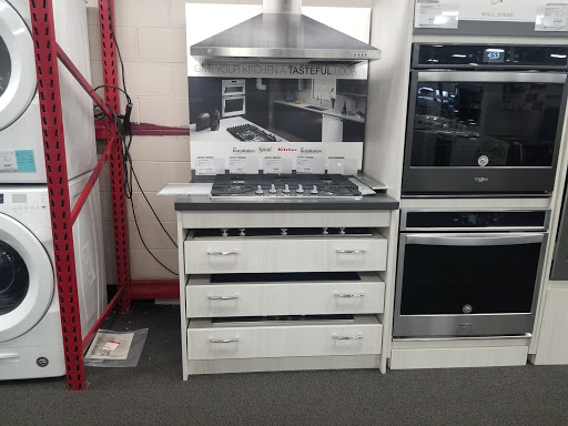 Electronics Store «Best Buy», reviews and photos, 16221 Ford Rd, Dearborn, MI 48126, USA