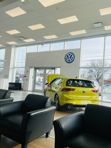 Volkswagen Dealer «Pugi Volkswagen», reviews and photos, 2020 Ogden Ave, Downers Grove, IL 60515, USA