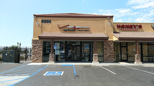 Cell Phone Store «GoWireless Verizon Authorized Retailer», reviews and photos, 4004 University Pkwy, San Bernardino, CA 92407, USA