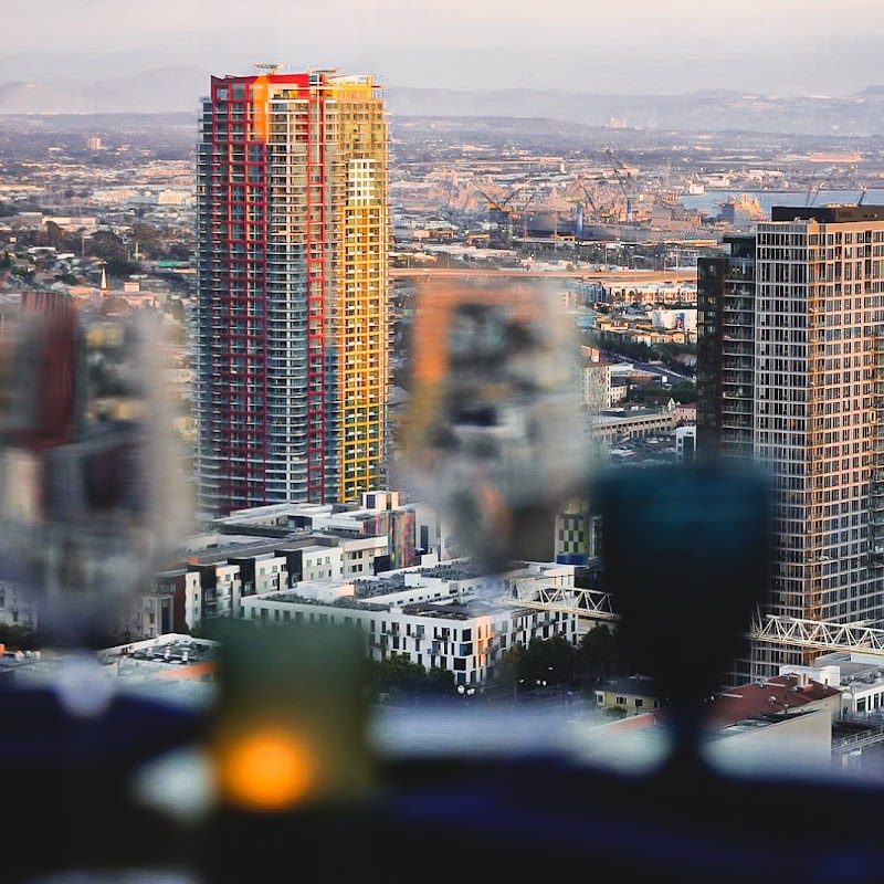 University Club Atop Symphony Towers