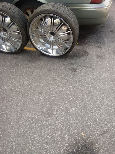 Electronics Store «Godfather Electronics», reviews and photos, 1400 W North Ave, Milwaukee, WI 53205, USA