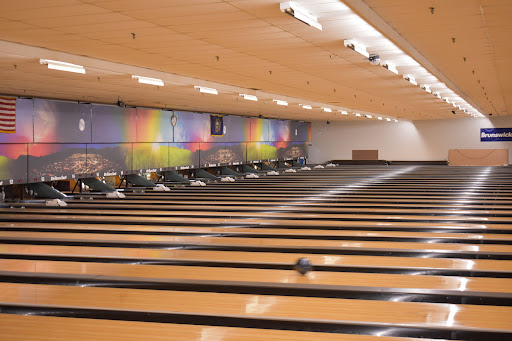 Bowling Alley «Strikers East Bowling Center & Function Room», reviews and photos, 4 Essex Rd, Raymond, NH 03077, USA