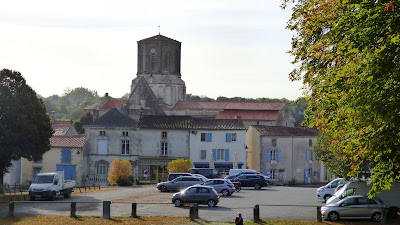 Parking de la Place du Bail à Vouvant