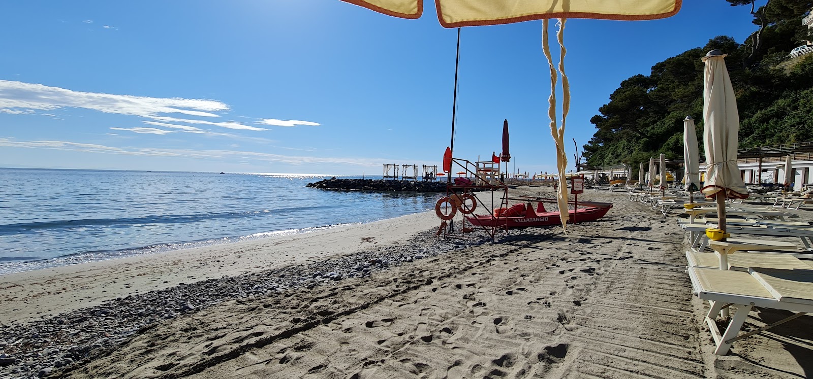 Foto von Bagni Capo Mele Beach - empfohlen für Familienreisende mit Kindern