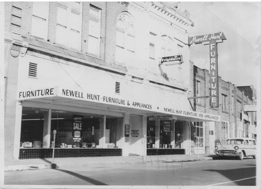 Furniture Store «Newell Hunt Furniture», reviews and photos, 113 W Stewart Ave, Puyallup, WA 98371, USA