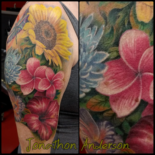 Tattoo Shop «Sarenity Tattoo & Piercing in Birchwood Mall», reviews and photos, 4350 24th Ave, Fort Gratiot Twp, MI 48059, USA