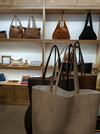 Watch Store «Shinola Wicker Park / Bucktown Store», reviews and photos, 1619 N Damen Ave, Chicago, IL 60647, USA