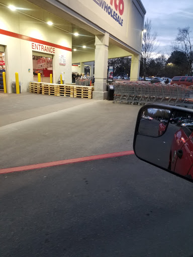 Warehouse store «Costco Wholesale», reviews and photos, 2828 Chad Dr, Eugene, OR 97408, USA