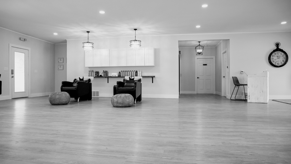 Canvas Salon Co. 53191