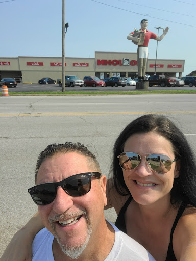 Grocery Store «Metropolis Big Johns Super Str», reviews and photos, 1200 E 5th St, Metropolis, IL 62960, USA