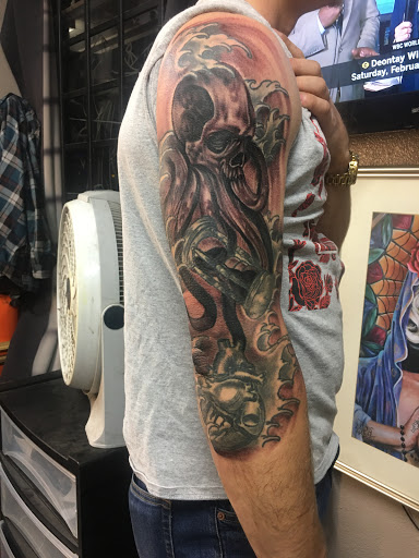 Tattoo Shop «Red Wave Tattoo & Art Gallery», reviews and photos, 7277 N Blackstone Ave #102, Fresno, CA 93650, USA