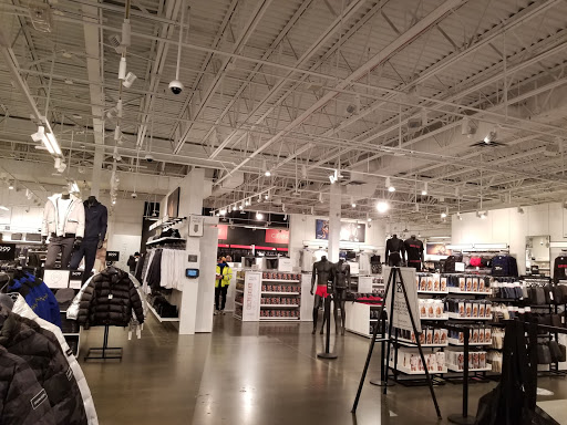 Shopping Mall «Jersey Shore Premium Outlets», reviews and photos, 1 Premium Outlet Blvd, Tinton Falls, NJ 07753, USA