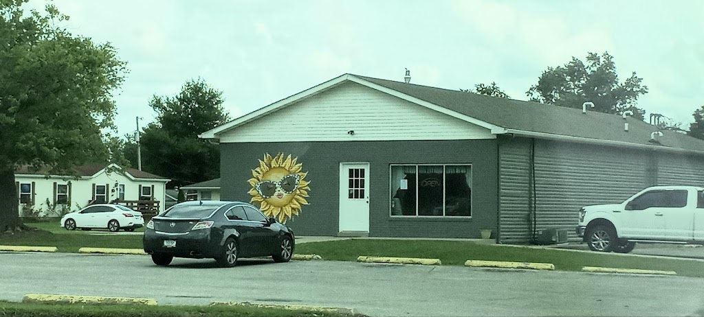 Miss Vivian's Tanning Parlor 47170
