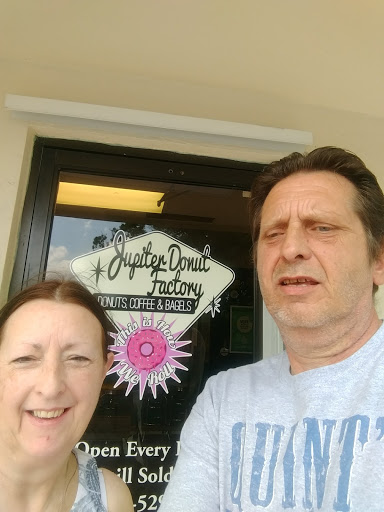 Donut Shop «Jupiter Donut Factory», reviews and photos, 141 Center St, Jupiter, FL 33458, USA