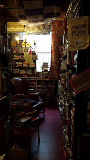 Used Book Store «Ravenswood Used Books», reviews and photos, 2005 W Montrose Ave, Chicago, IL 60618, USA