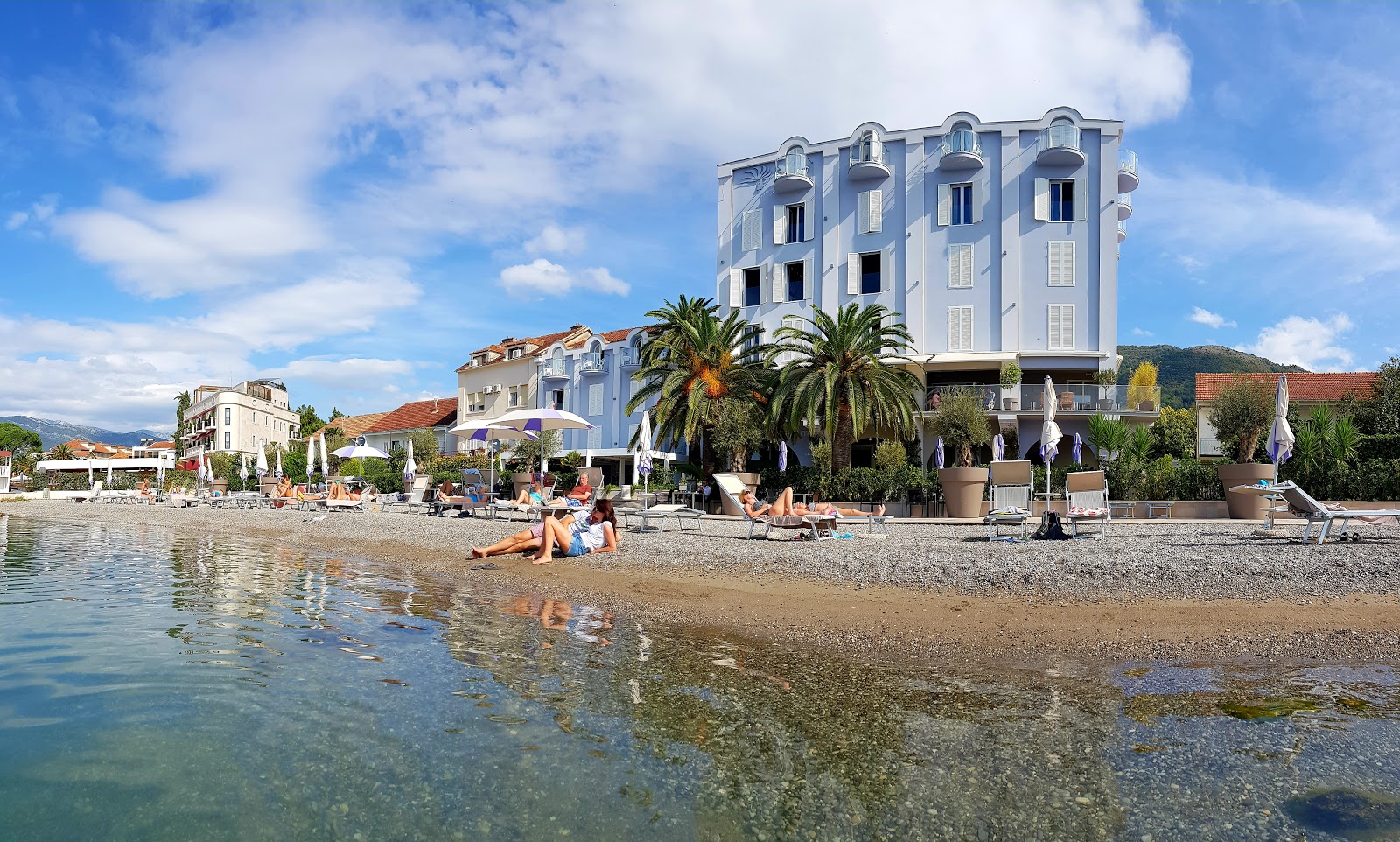 Zdjęcie Palma beach z powierzchnią turkusowa czysta woda