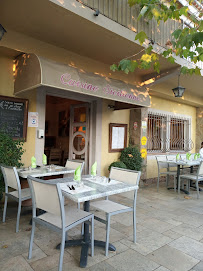 Atmosphère du Restaurant sicilien Chez Sylvia à Bormes-les-Mimosas - n°5