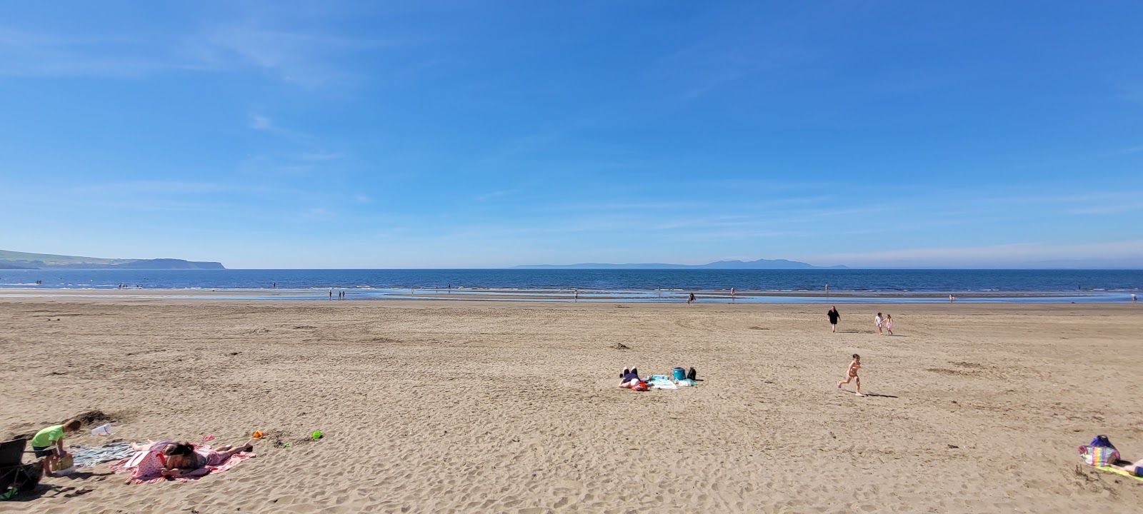 Foto de Playa de Ayr con arena beige superficie