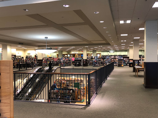 Book Store «Barnes & Noble», reviews and photos, 100 Greyrock Pl, Stamford, CT 06901, USA