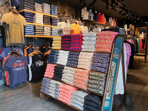 Magasin de vêtements Superdry by Kirrashop Agde