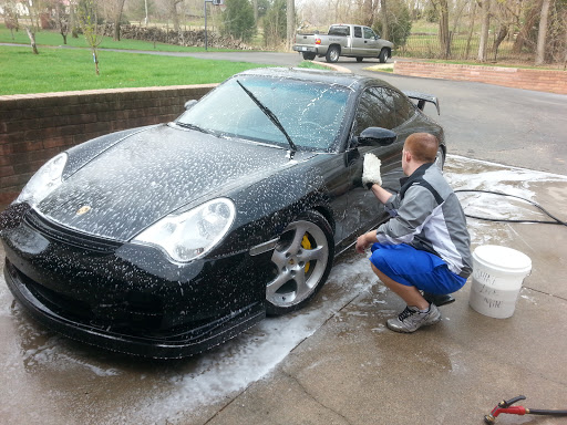 Shine Like Mine Detailing Garage en Hutchinson