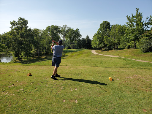 Golf Driving Range «Painesville Country Club», reviews and photos, 84 Golf Dr, Painesville, OH 44077, USA