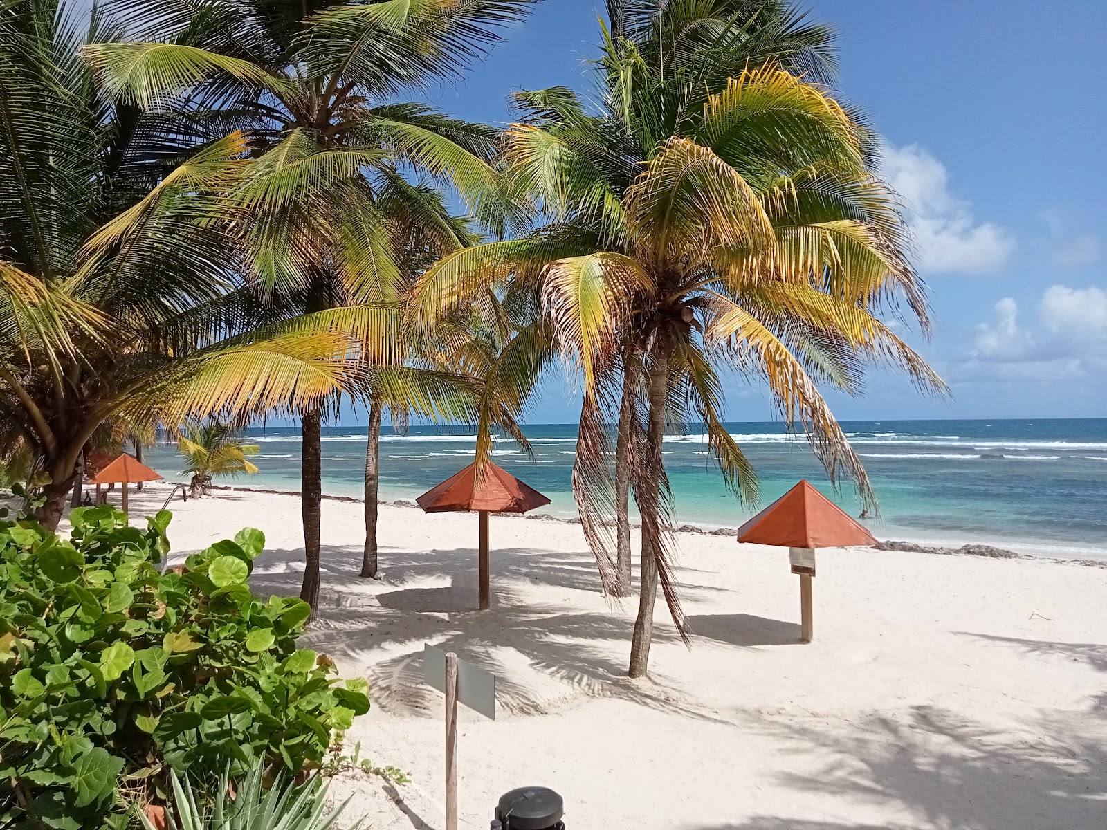 Gros Sable Beach'in fotoğrafı otel alanı