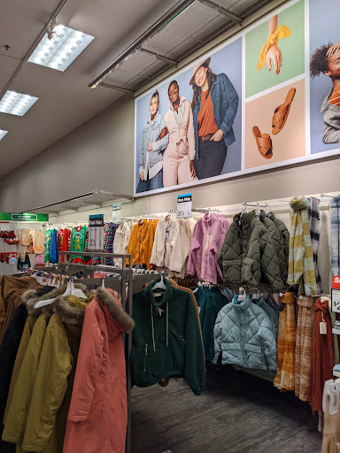 Department Store «Target», reviews and photos, 2701 Lawndale Dr, Greensboro, NC 27408, USA