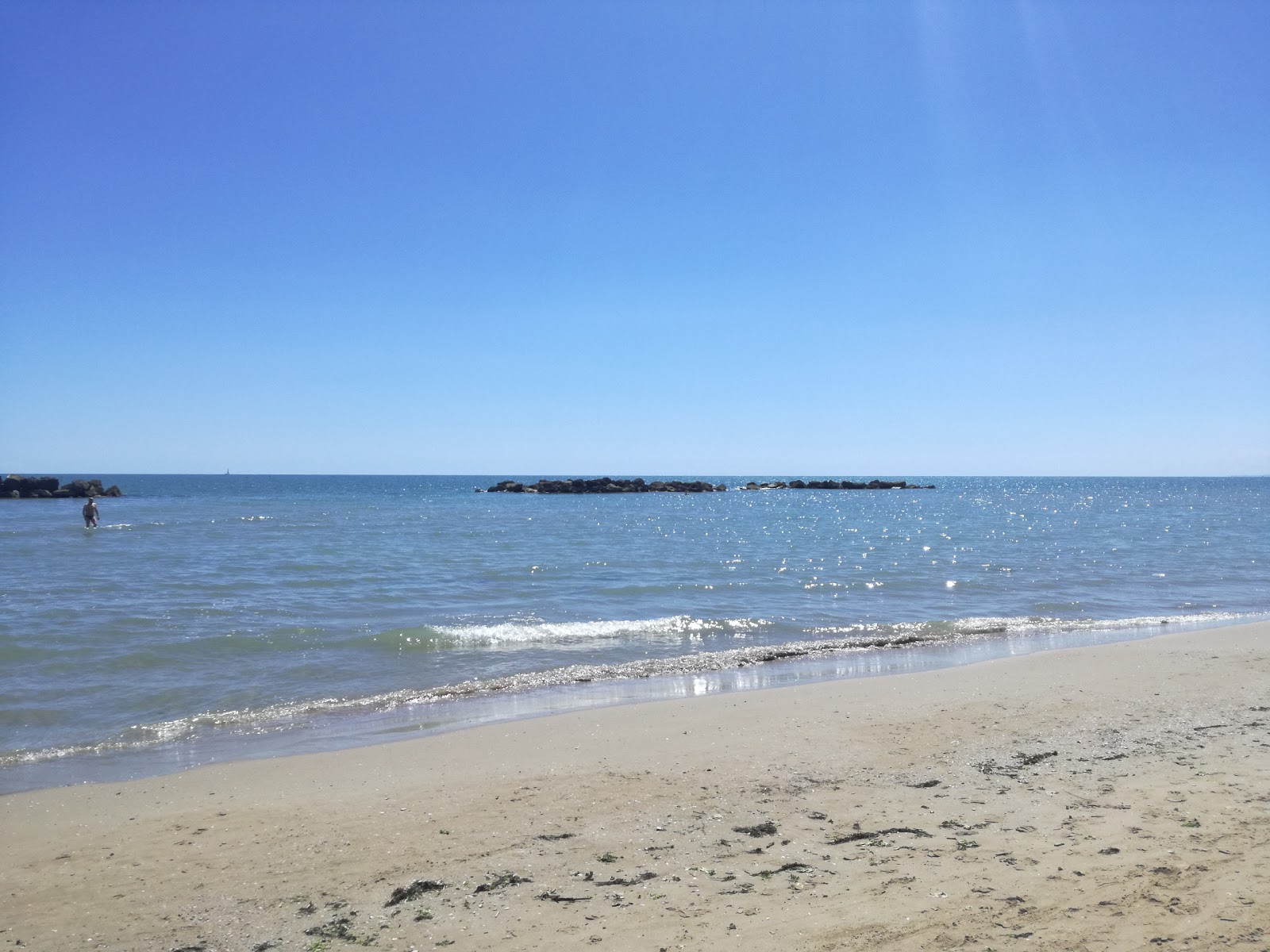 Valokuva Cologna rantaista. puhtaustasolla korkea
