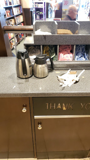 Book Store «Barnes & Noble», reviews and photos, 210 Americana Way, Glendale, CA 91210, USA