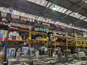 Photo n°7 de Etablissements Bravo- BROCANTE D'EPINAY à Épinay-sur-Seine ()