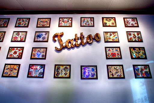 Tattoo Shop «Fallen Sparrow Tattoo Co», reviews and photos, 5049 W Irlo Bronson Memorial Hwy, Kissimmee, FL 34746, USA