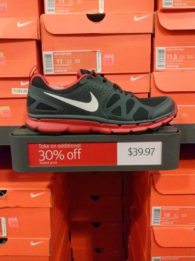 Sporting Goods Store «Nike Factory Store», reviews and photos, 1111 N Roosevelt Dr #400, Seaside, OR 97138, USA