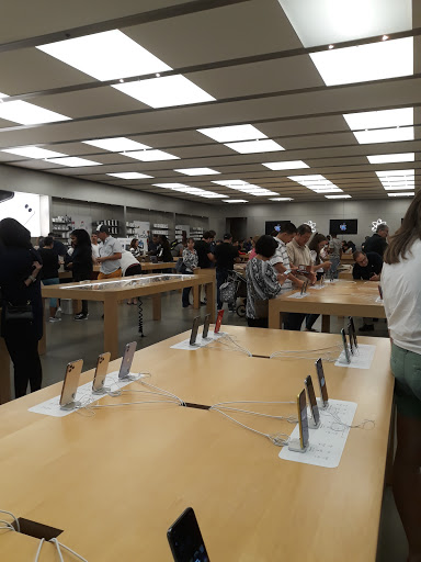 Computer Store «Apple Millenia», reviews and photos, 4200 Conroy Rd, Orlando, FL 32839, USA