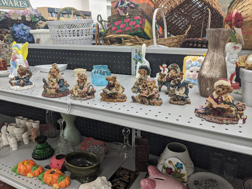 Shopping Mall «Freedom Village Shopping Center», reviews and photos, 1039 Alleghany St, Charlotte, NC 28208, USA