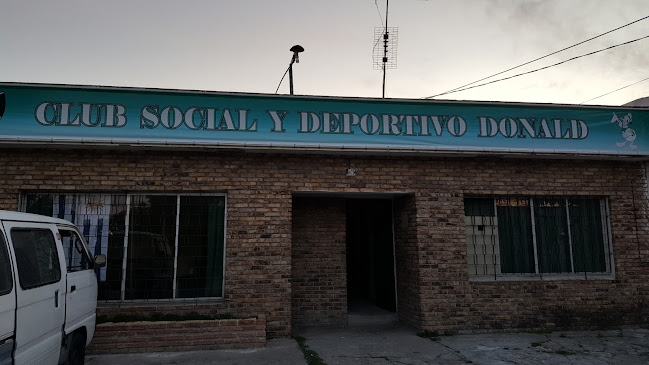 Opiniones de Club social y deportivo Donald en Montevideo - Campo de fútbol