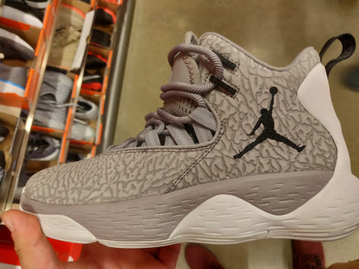 Clothing Store «Nike Factory Store», reviews and photos, 2200 Tanger Blvd #735, Washington, PA 15301, USA