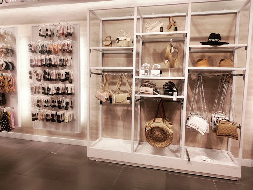 Computer Store «Apple Orland Square Mall», reviews and photos, 428 Orland Square Dr, Orland Park, IL 60462, USA