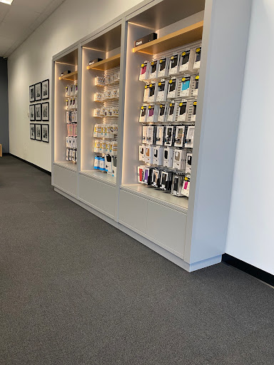 Cell Phone Store «Verizon Authorized Retailer - Wireless Zone», reviews and photos, 25031 Riding Plaza, South Riding, VA 20152, USA