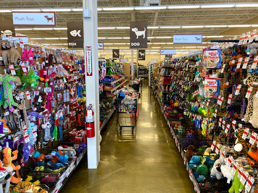 Pet Supply Store «Pet Supplies Plus», reviews and photos, 299 Roosevelt Rd, Glen Ellyn, IL 60137, USA