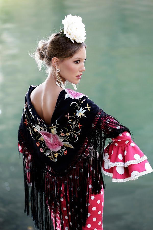 Imagen de Trajes de flamenca Fabiola 1987 (3 de 10)