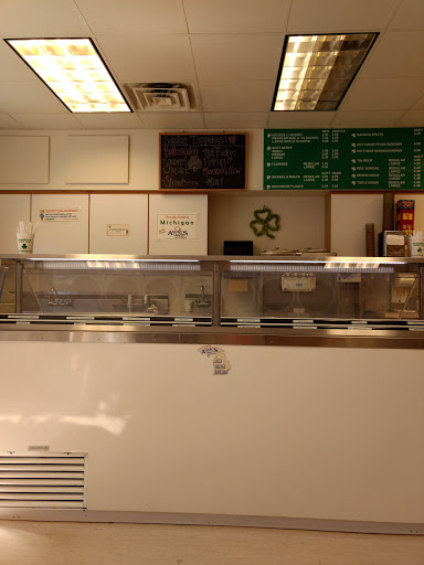 Beer Store «Ideal Party Store Inc», reviews and photos, 908 N Johnson St, Bay City, MI 48708, USA