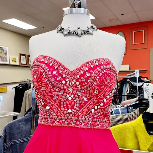 Thrift Store «Beverly Bootstraps Thrift Shop», reviews and photos, 198 Rantoul St, Beverly, MA 01915, USA