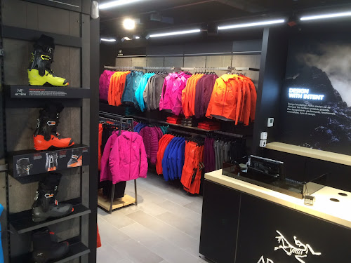 Magasin d'équipements sportifs d'extérieur Arc'teryx Chamonix-Mont-Blanc