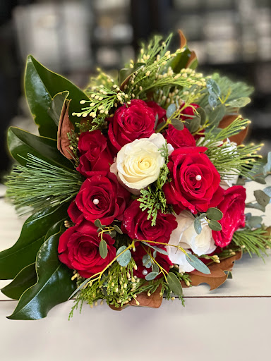 Florist «Downtown Flowers And Gift Shop», reviews and photos, 130 E Charlemont Ave, Kingsport, TN 37660, USA