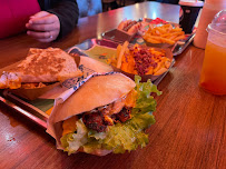Plats et boissons du Restaurant halal Marvelous Burger & Hot Dog à Plaisir - n°2