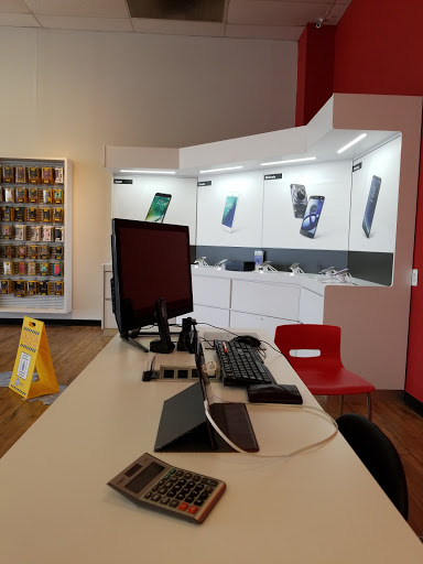 Cell Phone Store «Verizon Premium Wireless Retailer», reviews and photos, 20035 Ashbrook Commons Plaza #114, Ashburn, VA 20147, USA