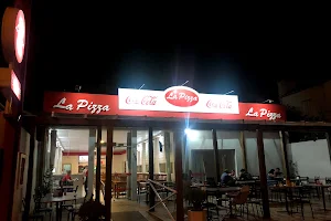 Pizzaria La Pizza image