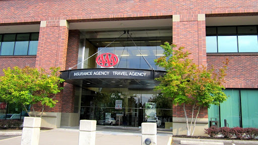 AAA Clackamas Service Center, 10365 SE Sunnyside Rd #100, Clackamas, OR 97015, Insurance Agency